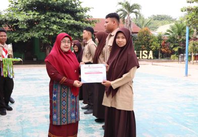 MAN Asahan Panen Prestasi Nasional, Kamad Serahkan Penghargaan Kepada Peserta Didik Berprestasi