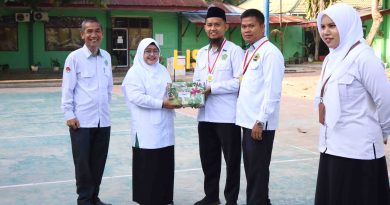 Kepala MAN Asahan Serahkan Hadiah Kejuaraan Petanque Antar Guru Tahun 2026